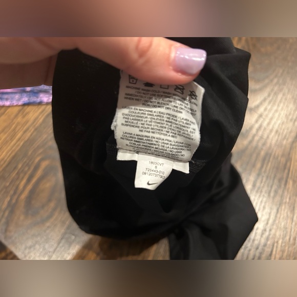 2 pairs of Nike pros! - Picture 7 of 7